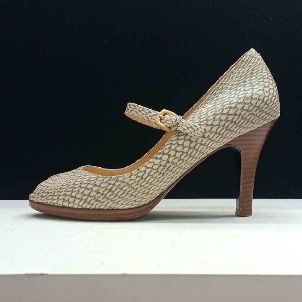 Cole Haan Textured Cream Mary Jane Heels Size 8B